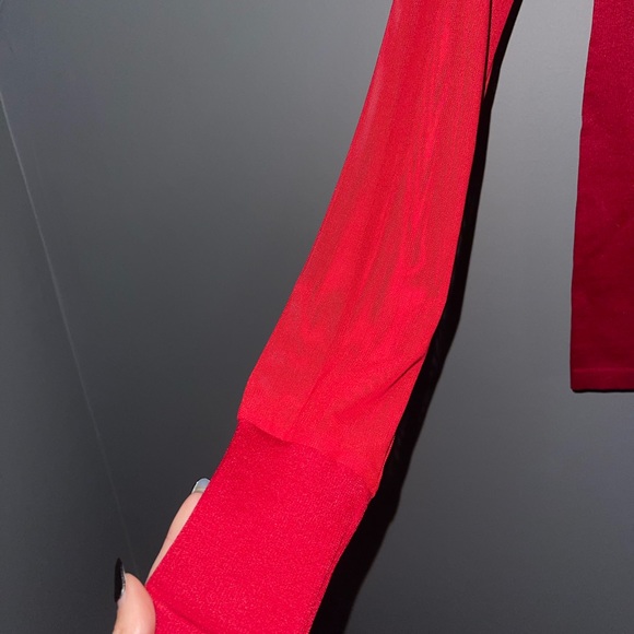 Red Holiday Mesh Long Sleeve Shirt Women’s Size XS - brand new never worn - Picture 7 of 7